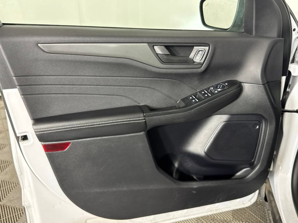 Used 2025 Ford Escape Active w/ Cold Weather Package AWD/4WD image 27