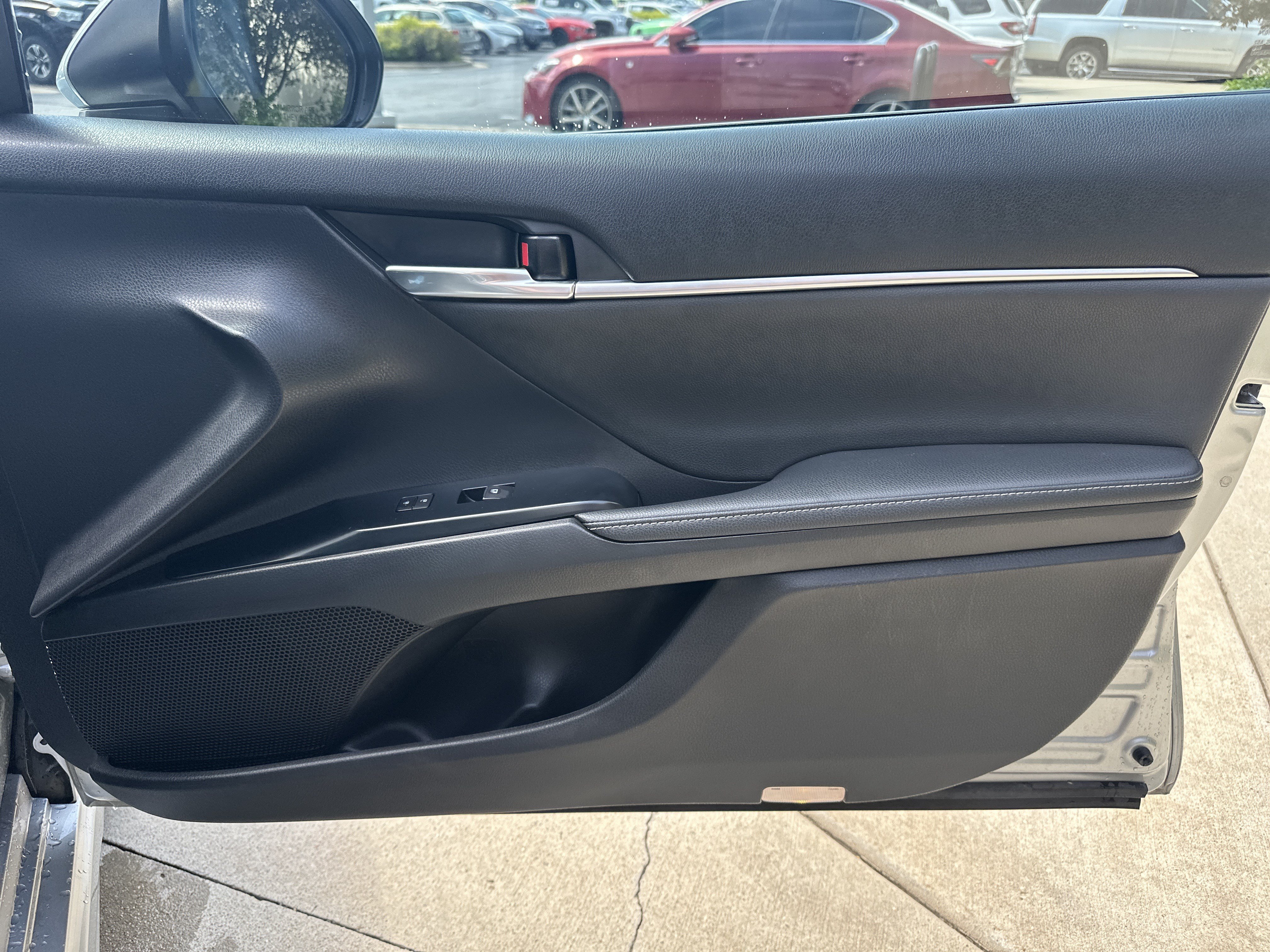 Used 2019 Toyota Camry XSE FWD image 27
