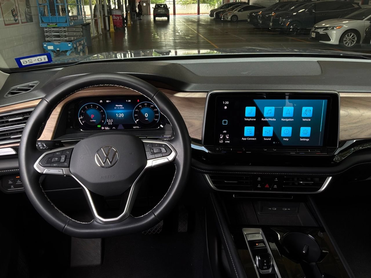 Used 2026 Volkswagen Atlas SE AWD/4WD image 16