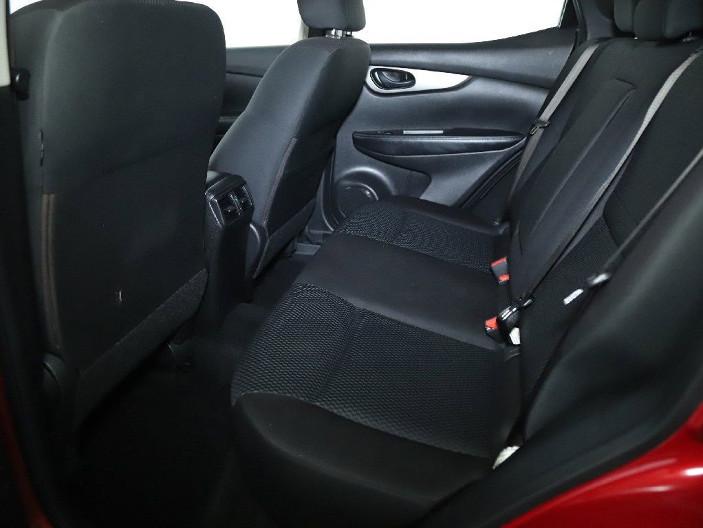 Used 2018 Nissan Rogue Sport S image 14