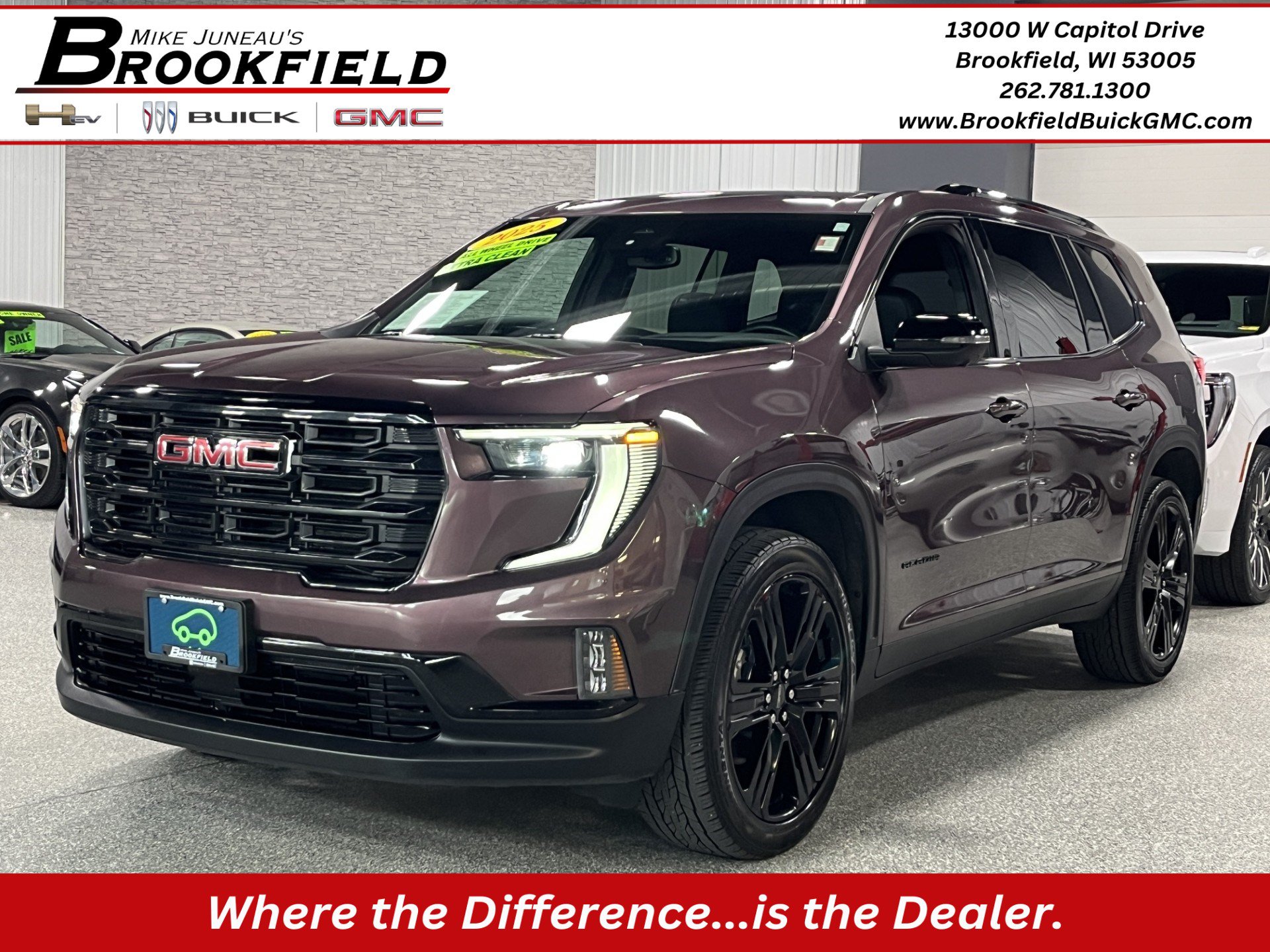 Certified 2025 GMC Acadia Elevation w/ Elevation Premium Package AWD/4WD image 1