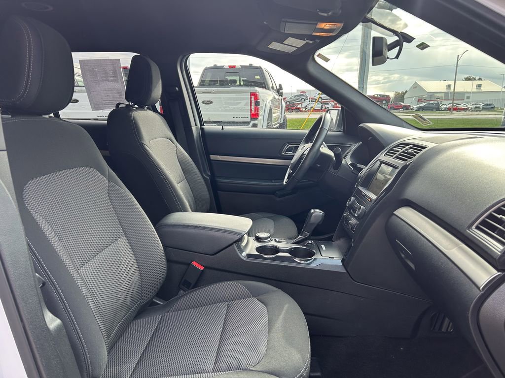 Used 2018 Ford Explorer XLT w/ Equipment Group 201A image 21
