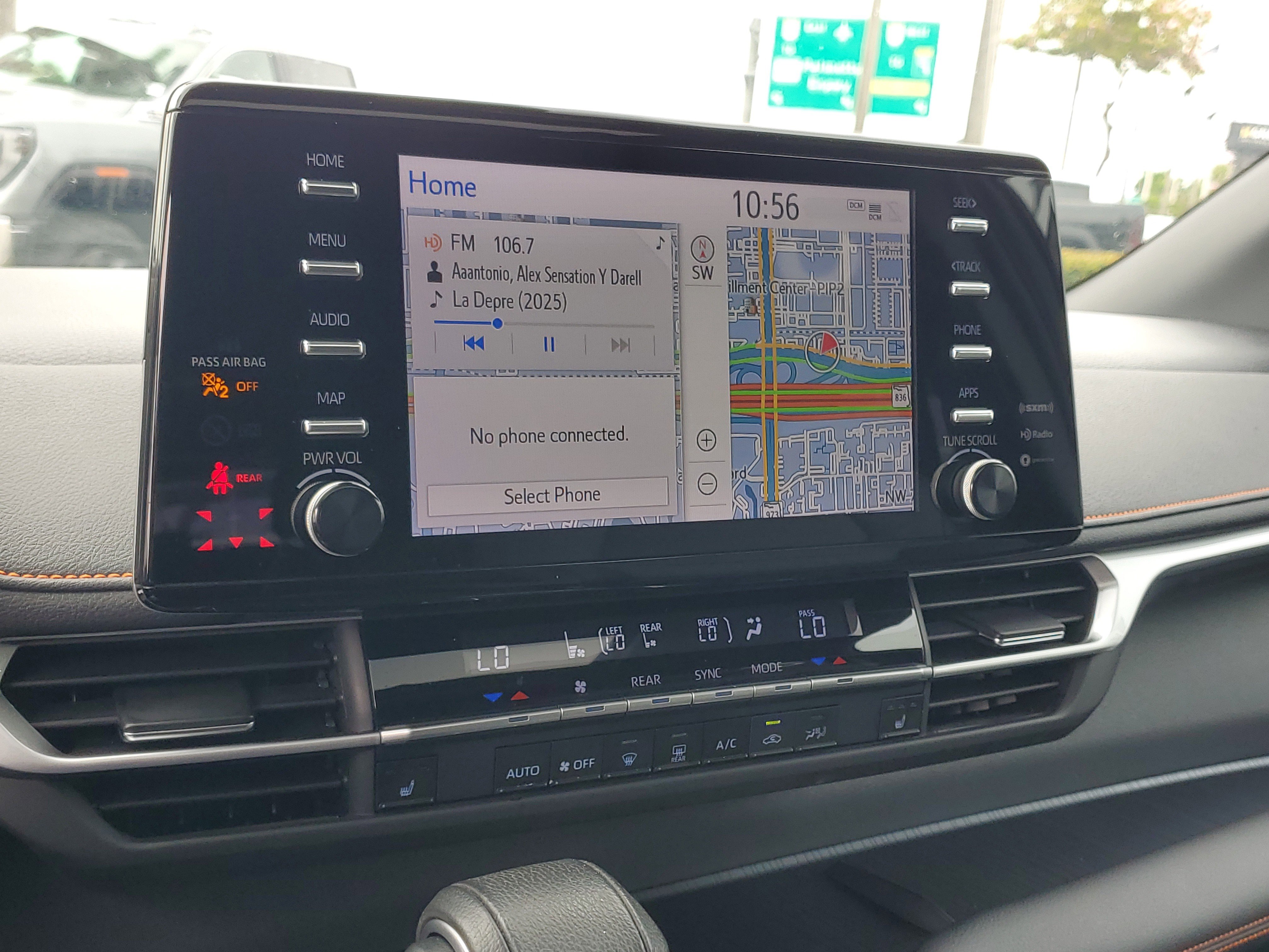 Used 2022 Toyota Sienna XSE image 28