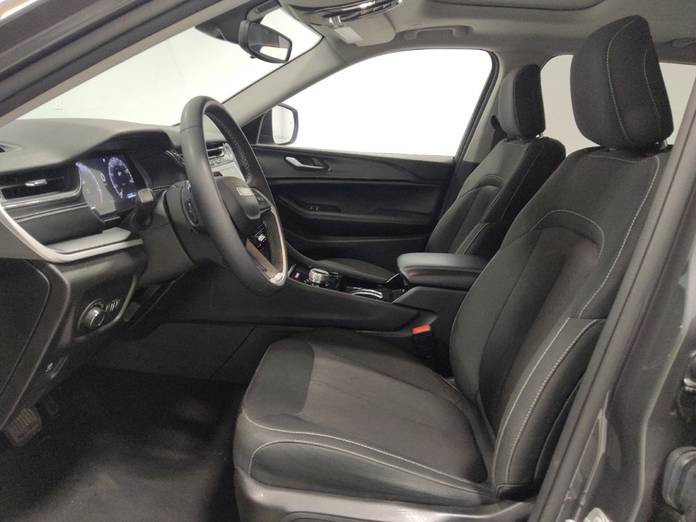 Used 2023 Jeep Grand Cherokee L Laredo w/ Luxury Tech Group I AWD/4WD image 17