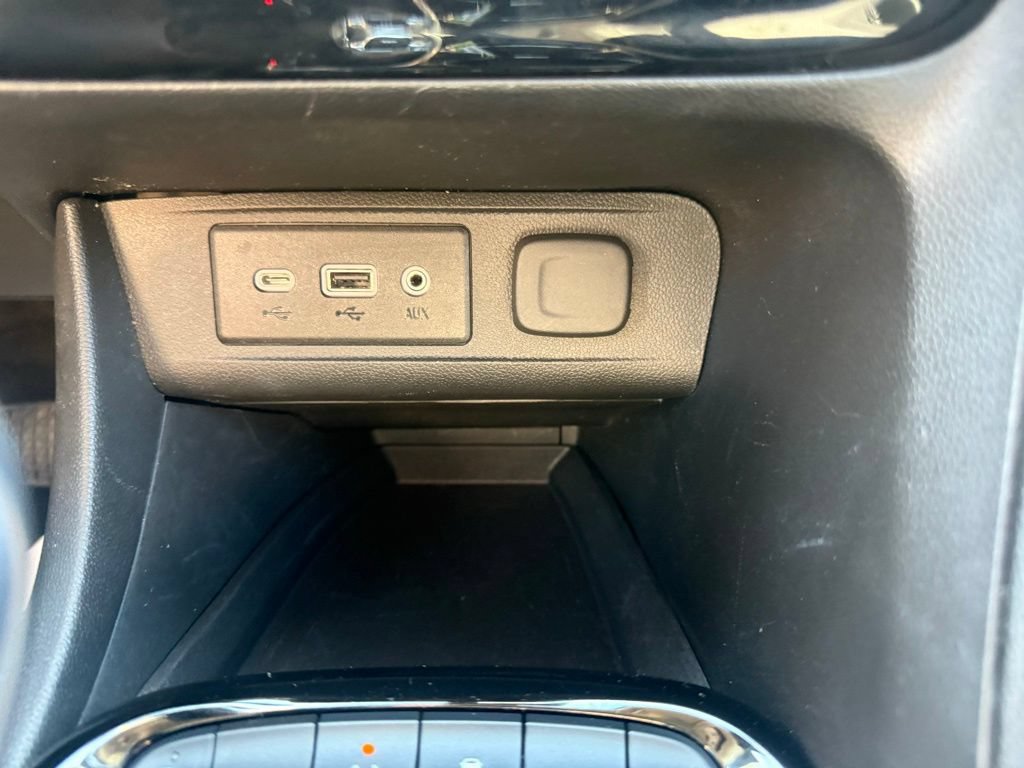 Used 2023 Buick Encore GX Preferred w/ Cold Weather Comfort Package FWD image 21