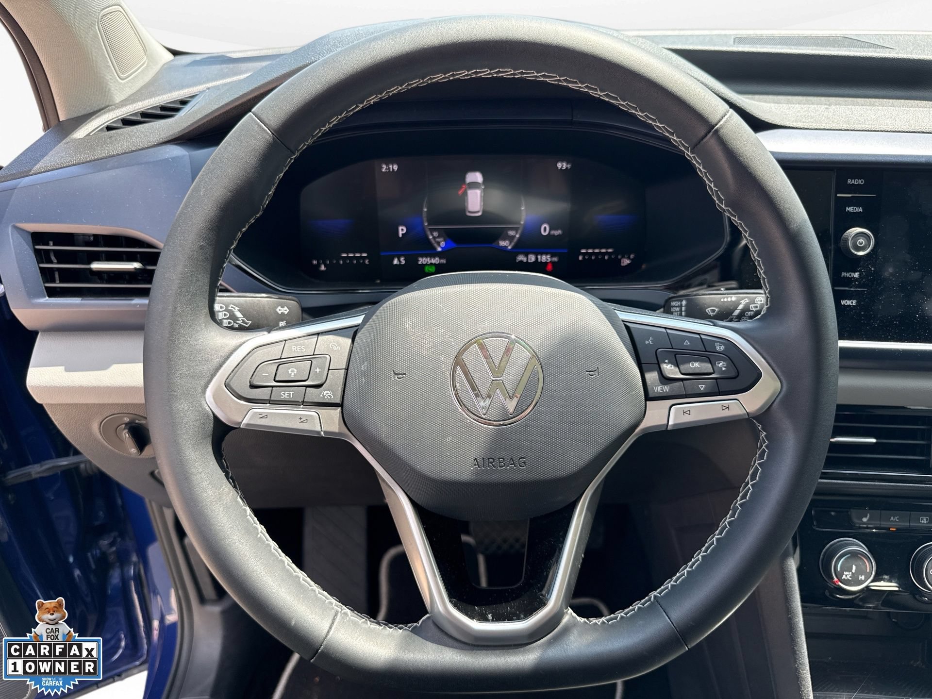 Used 2023 Volkswagen Taos SE w/ Panoramic Sunroof Package FWD image 12