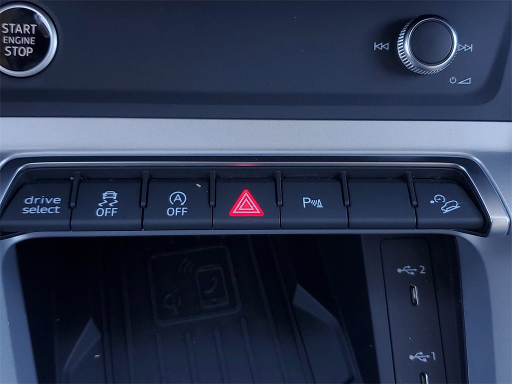 Used 2024 Audi Q3 2.0T Premium Plus image 32