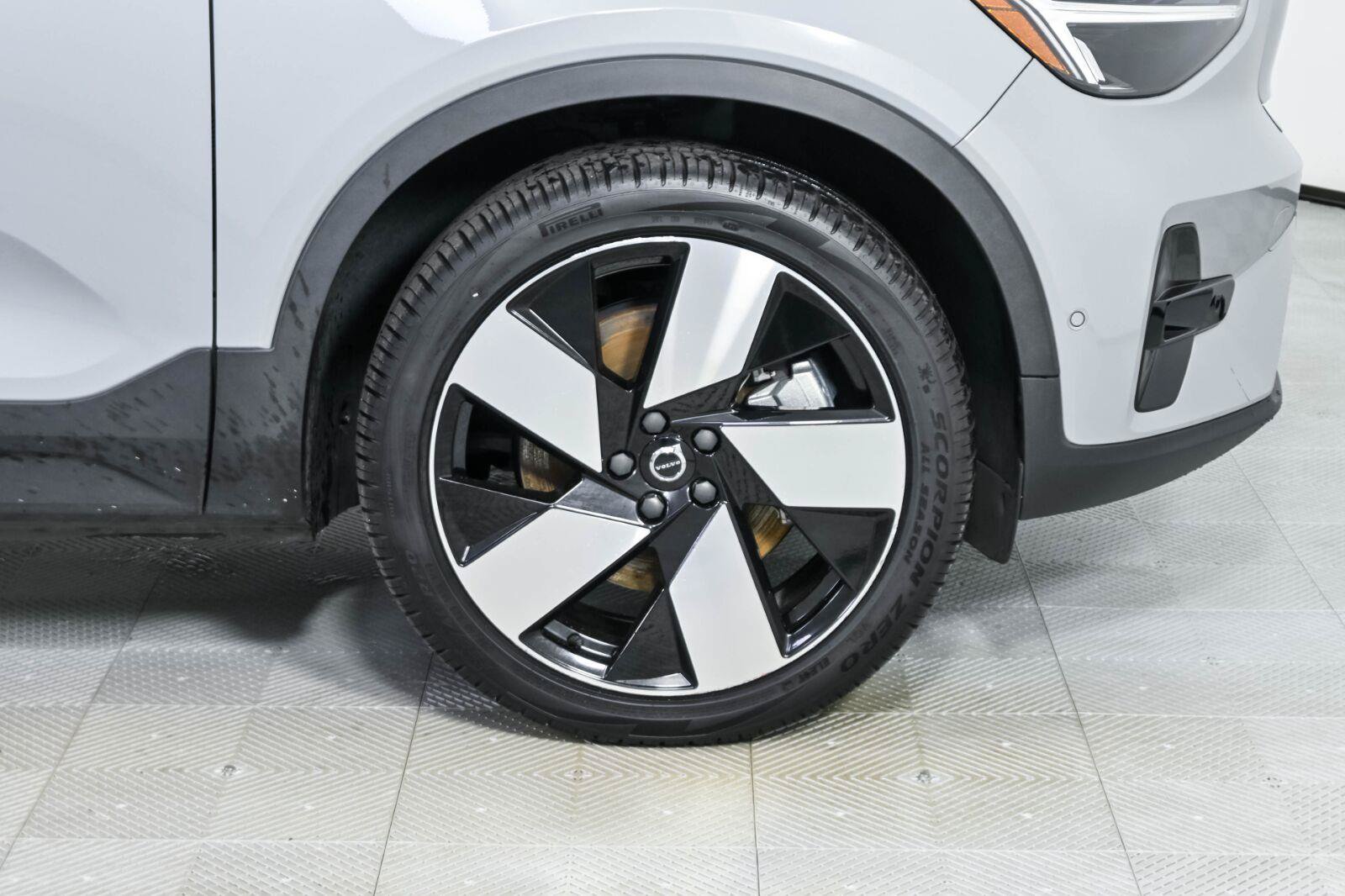 Certified 2024 Volvo C40 P8 Recharge Plus w/ Climate Package AWD/4WD image 37