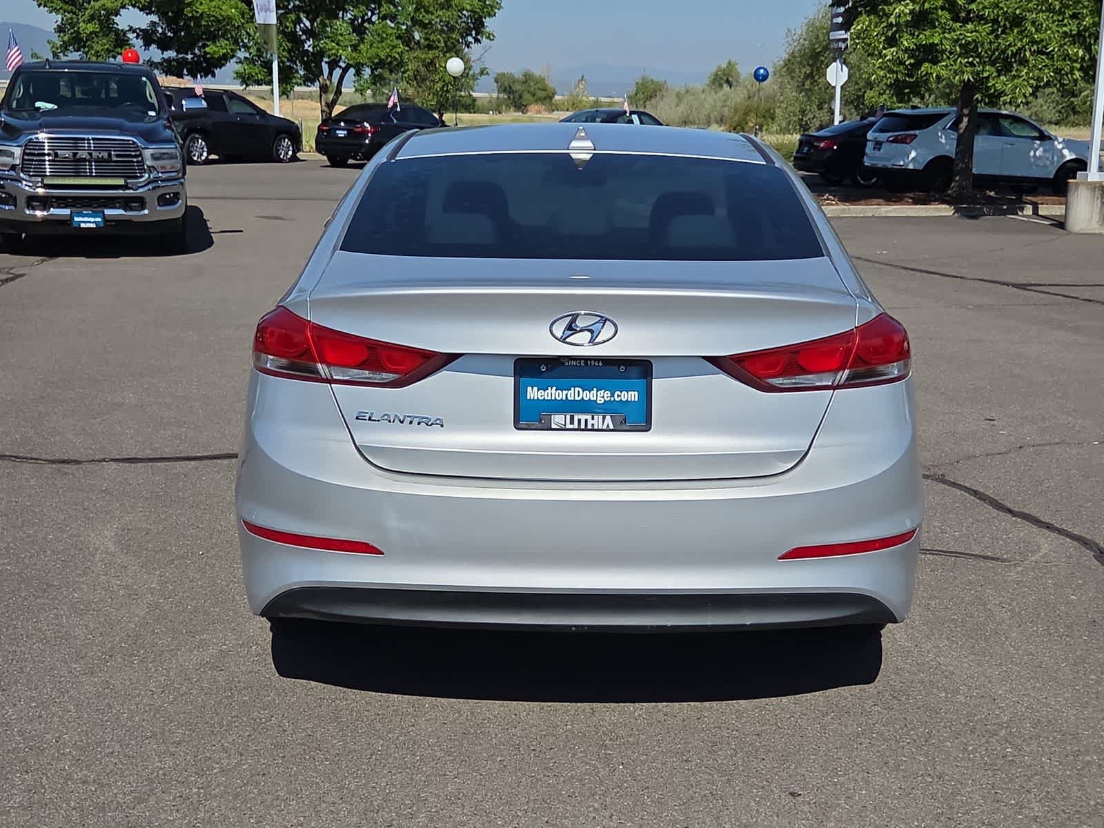 Used 2017 Hyundai Elantra SE w/ SE A/T Tech Package 03 FWD image 13