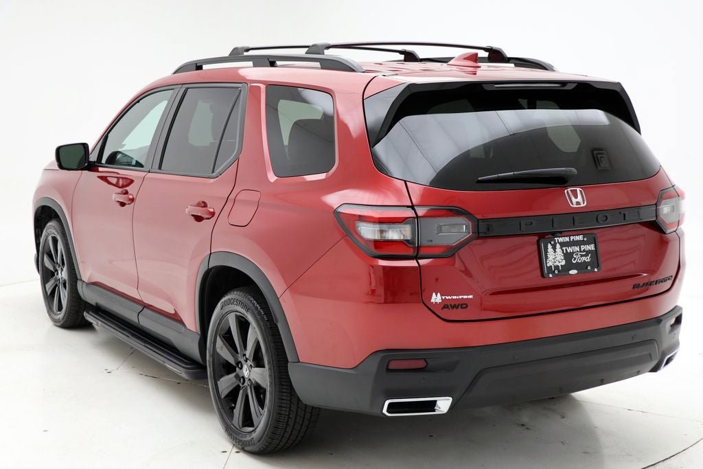 Used 2025 Honda Pilot Black Edition image 6