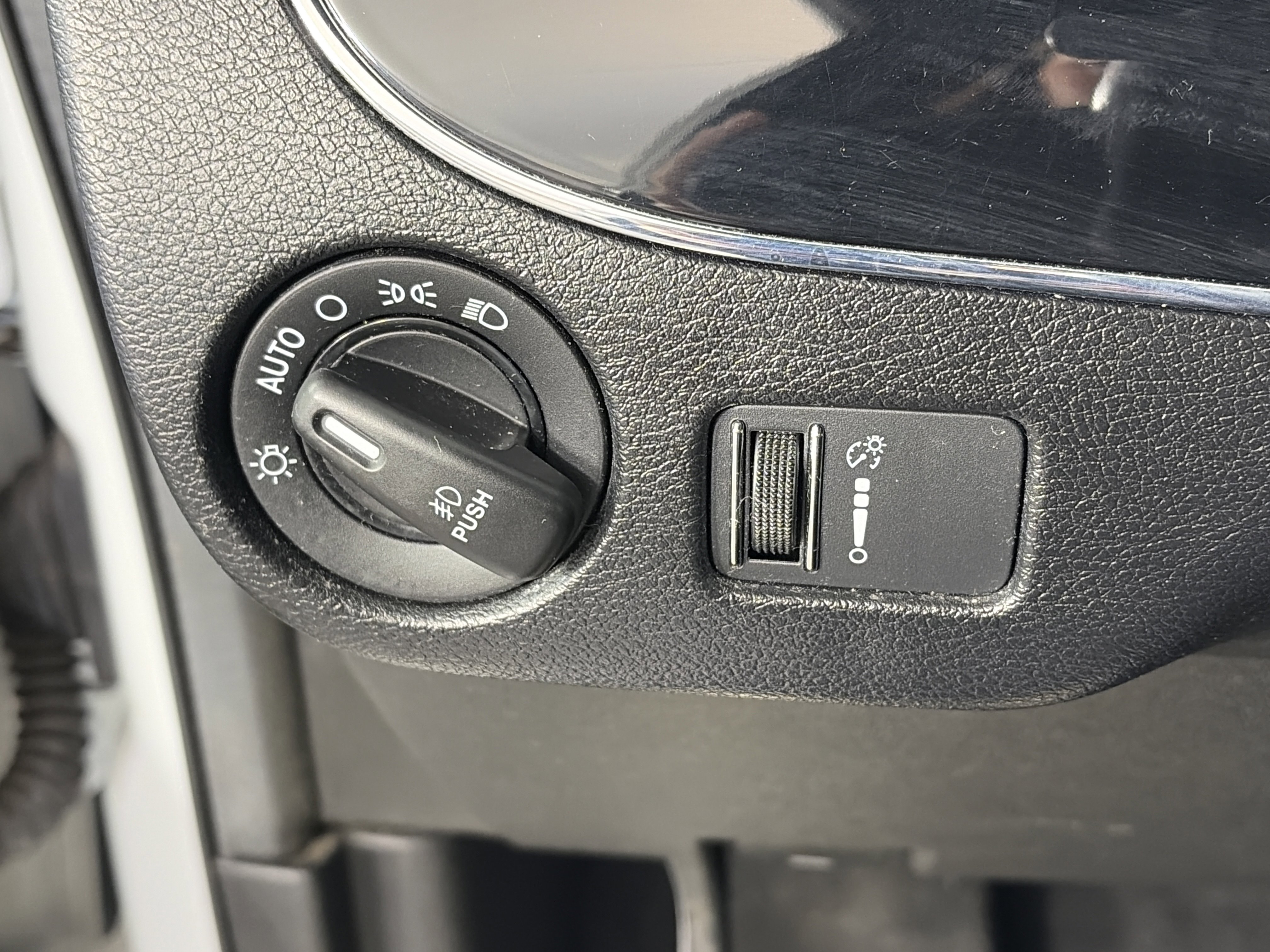 Used 2018 Dodge Grand Caravan SE image 23