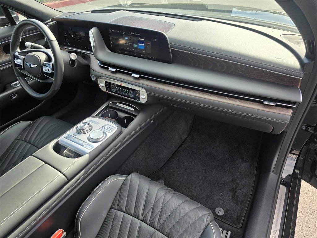 Used 2024 Genesis G90 3.5T image 30