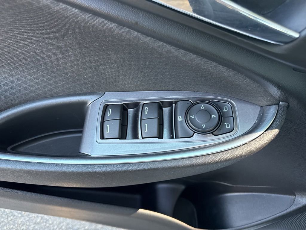 Used 2020 Chevrolet Malibu LT FWD image 27