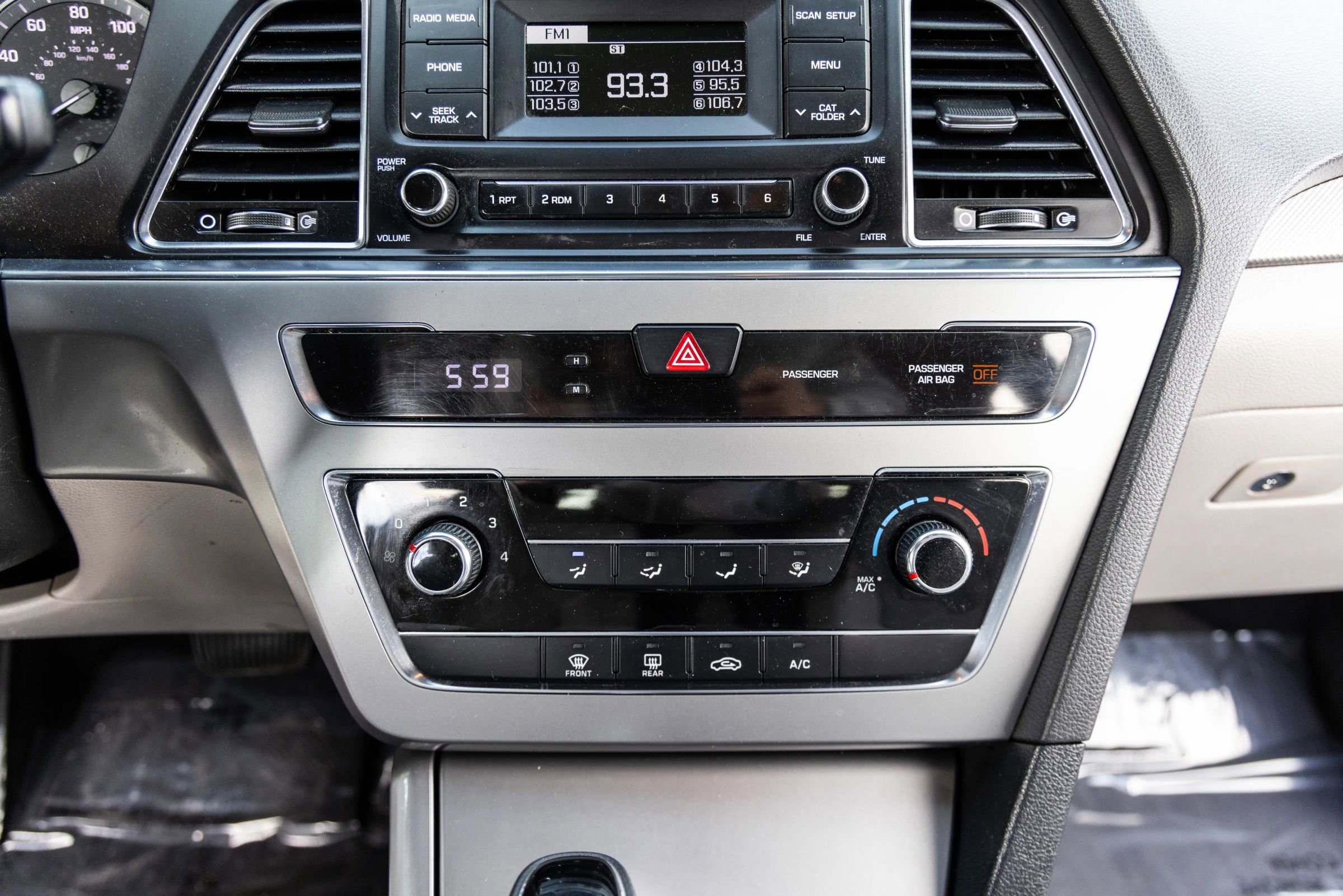 Used 2017 Hyundai Sonata SE FWD image 23