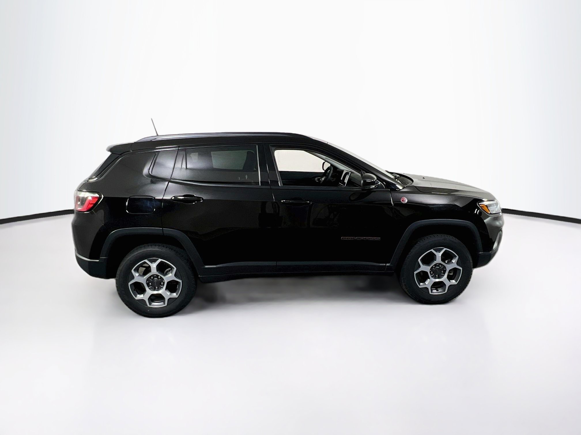 Used 2022 Jeep Compass Trailhawk AWD/4WD image 4