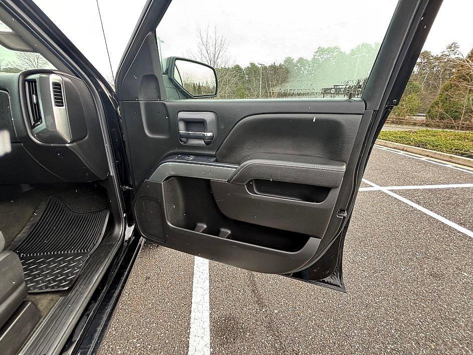 Used 2018 Chevrolet Silverado 1500 LT w/ All Star Edition image 25