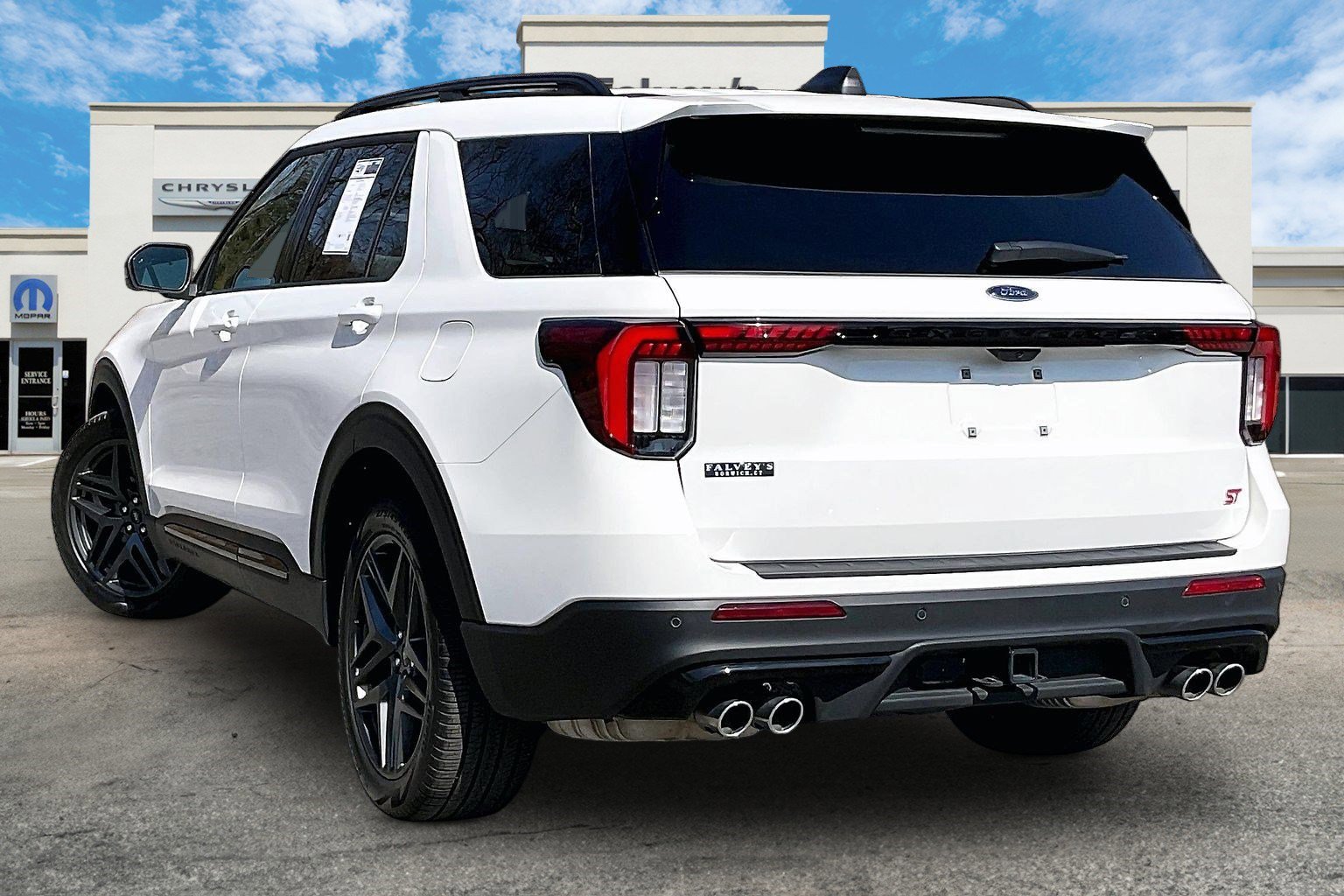Used 2025 Ford Explorer ST image 12
