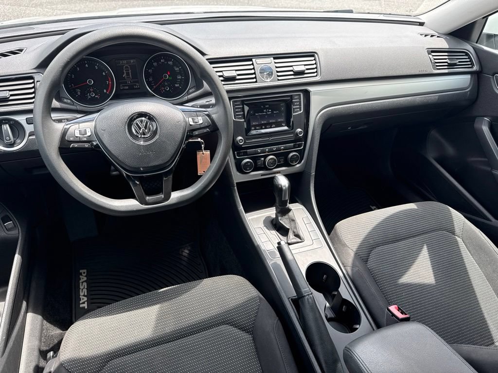 Used 2017 Volkswagen Passat 1.8T S FWD image 15