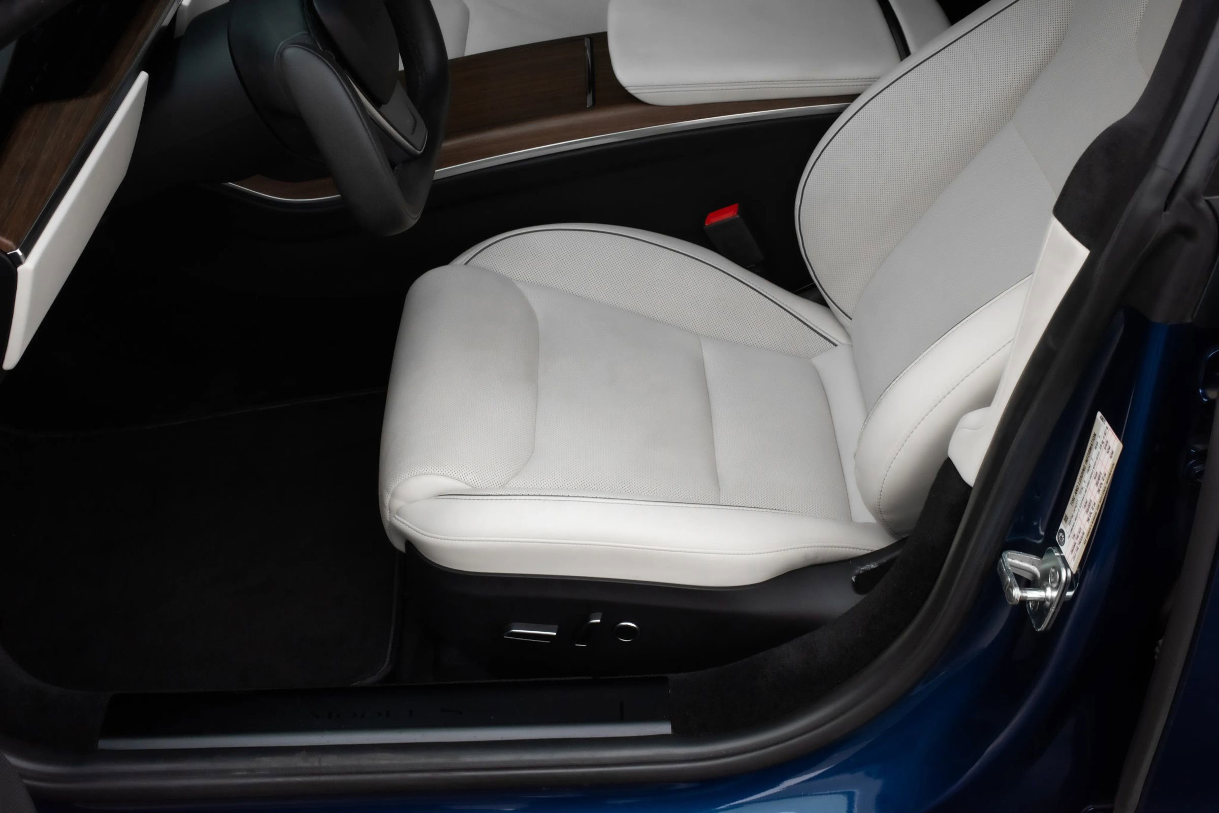 Used 2021 Tesla Model S Plaid image 19