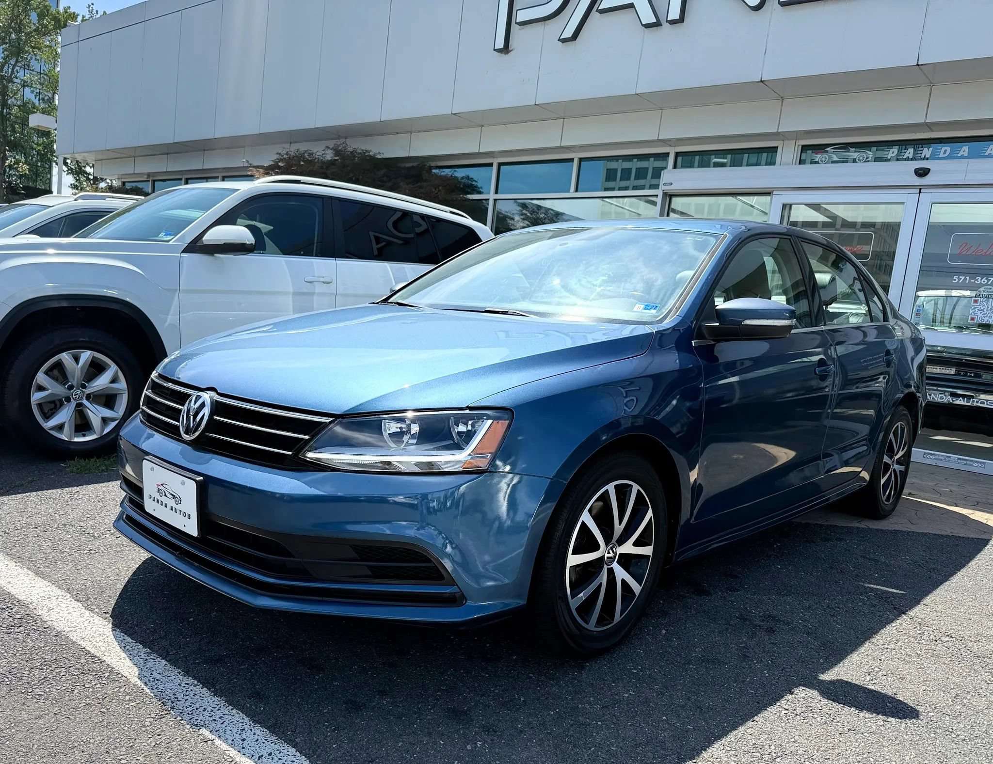 Used 2017 Volkswagen Jetta SE FWD image 3
