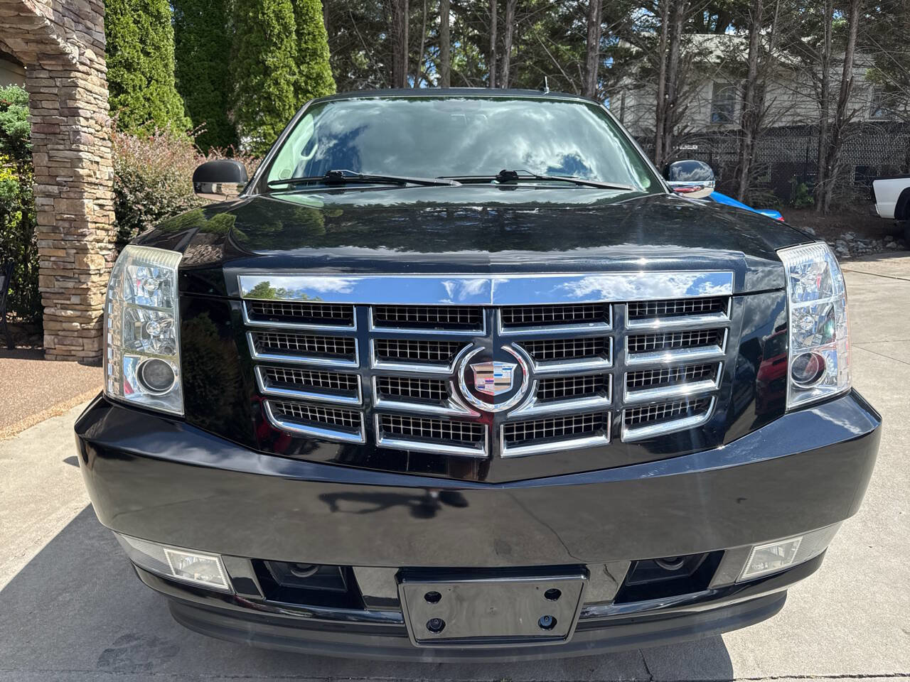 Used 2012 Cadillac Escalade Luxury image 9