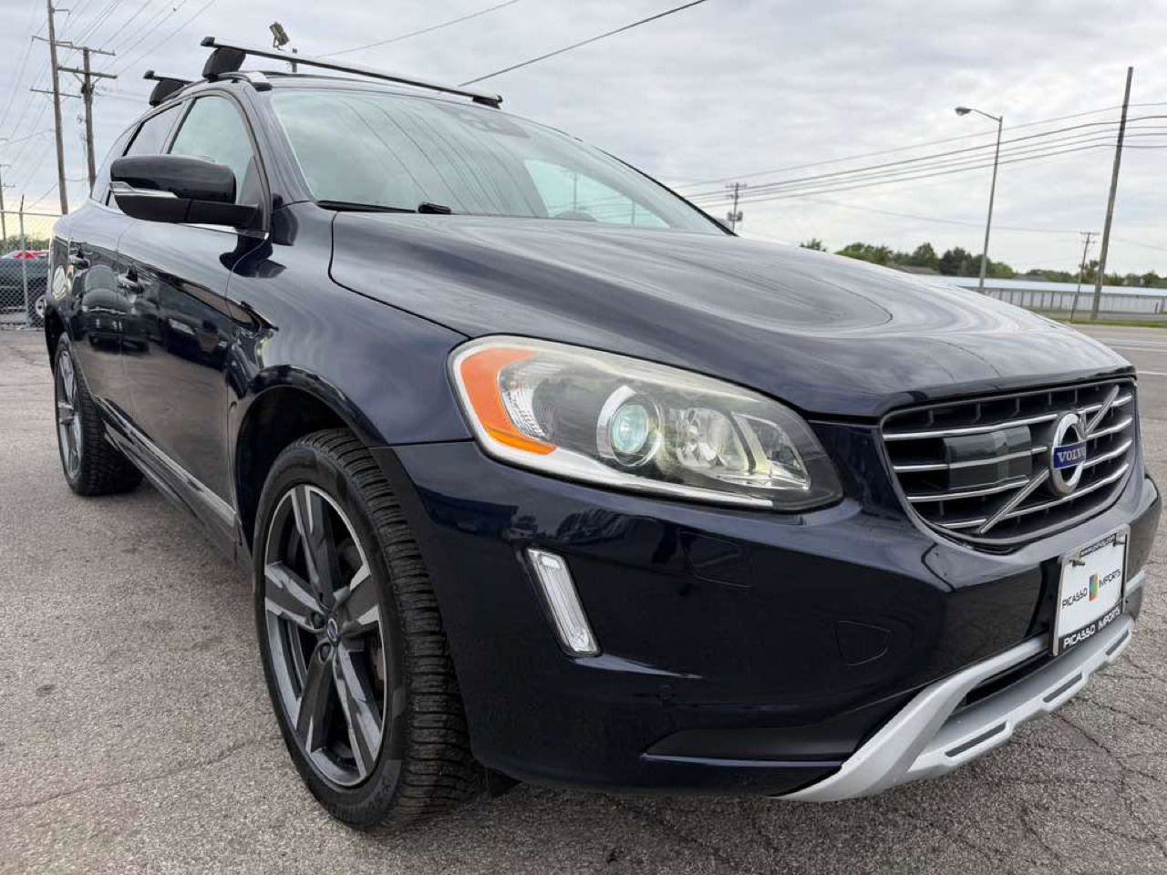 Used 2017 Volvo XC60 T6 Dynamic w/ Advanced Package AWD/4WD image 7