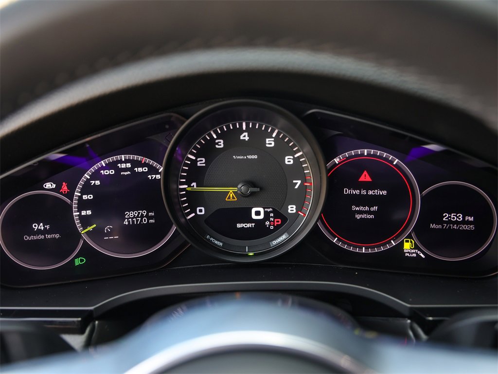 Certified 2023 Porsche Cayenne Platinum Edition image 20