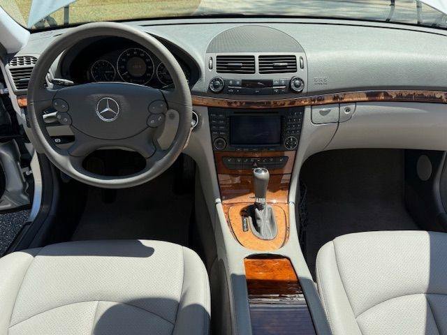 Used 2007 Mercedes-Benz E 350 Sedan image 7