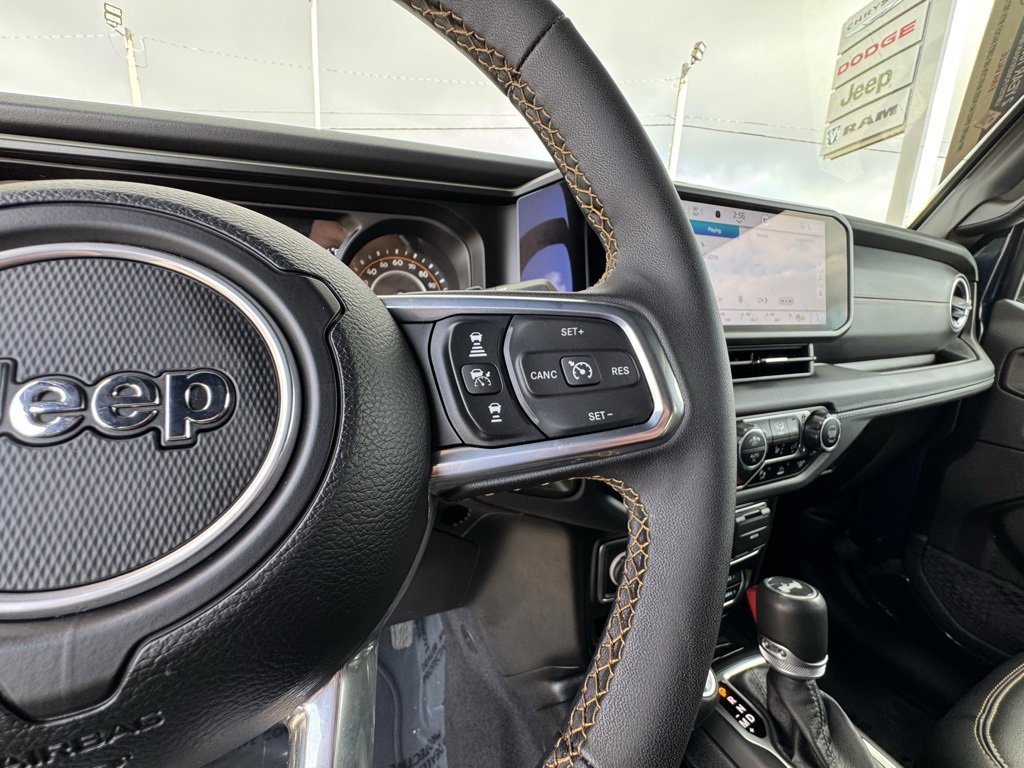 Used 2025 Jeep Wrangler Sahara w/ Safety Group image 23
