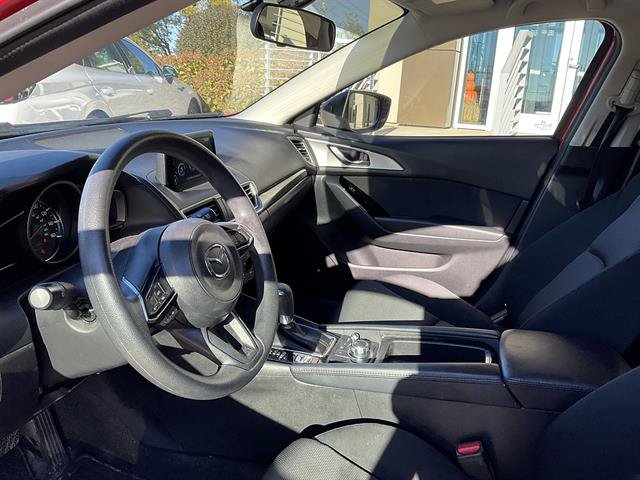 Used 2017 MAZDA MAZDA3 Sport FWD image 2