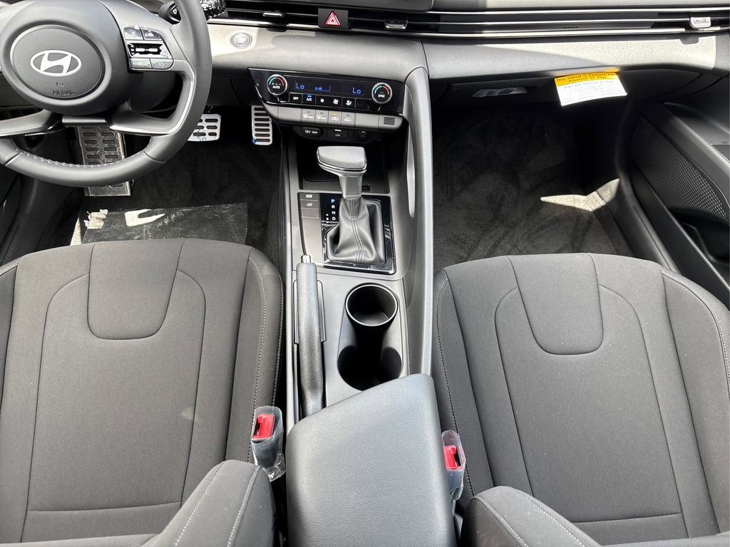 Certified 2025 Hyundai Elantra Sport image 12