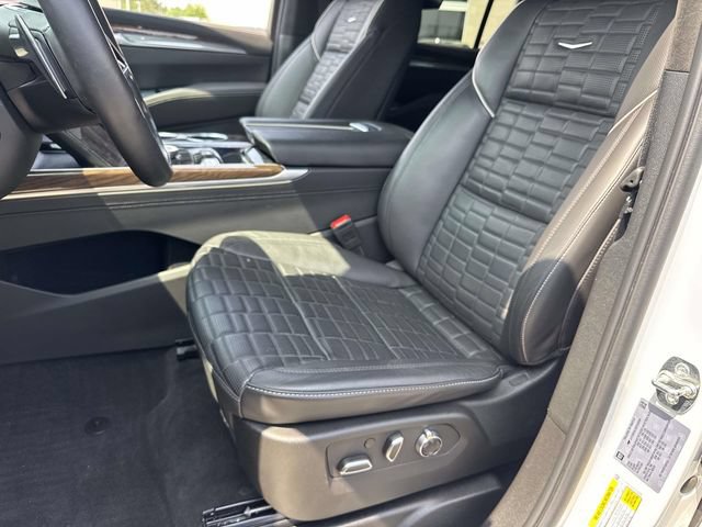 Certified 2025 Cadillac Escalade ESV Sport Platinum AWD/4WD image 21