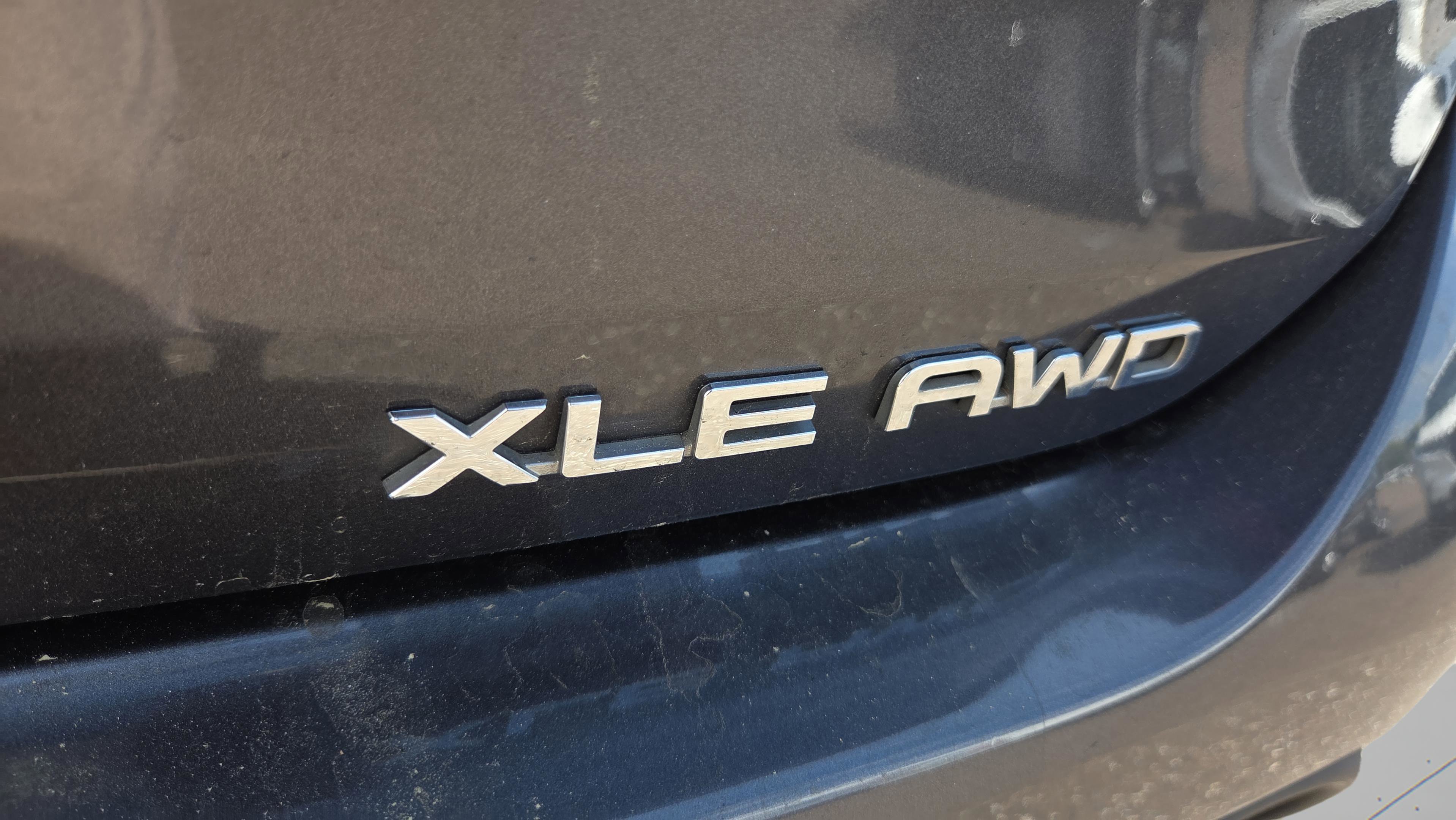 Used 2020 Toyota Highlander XLE image 38