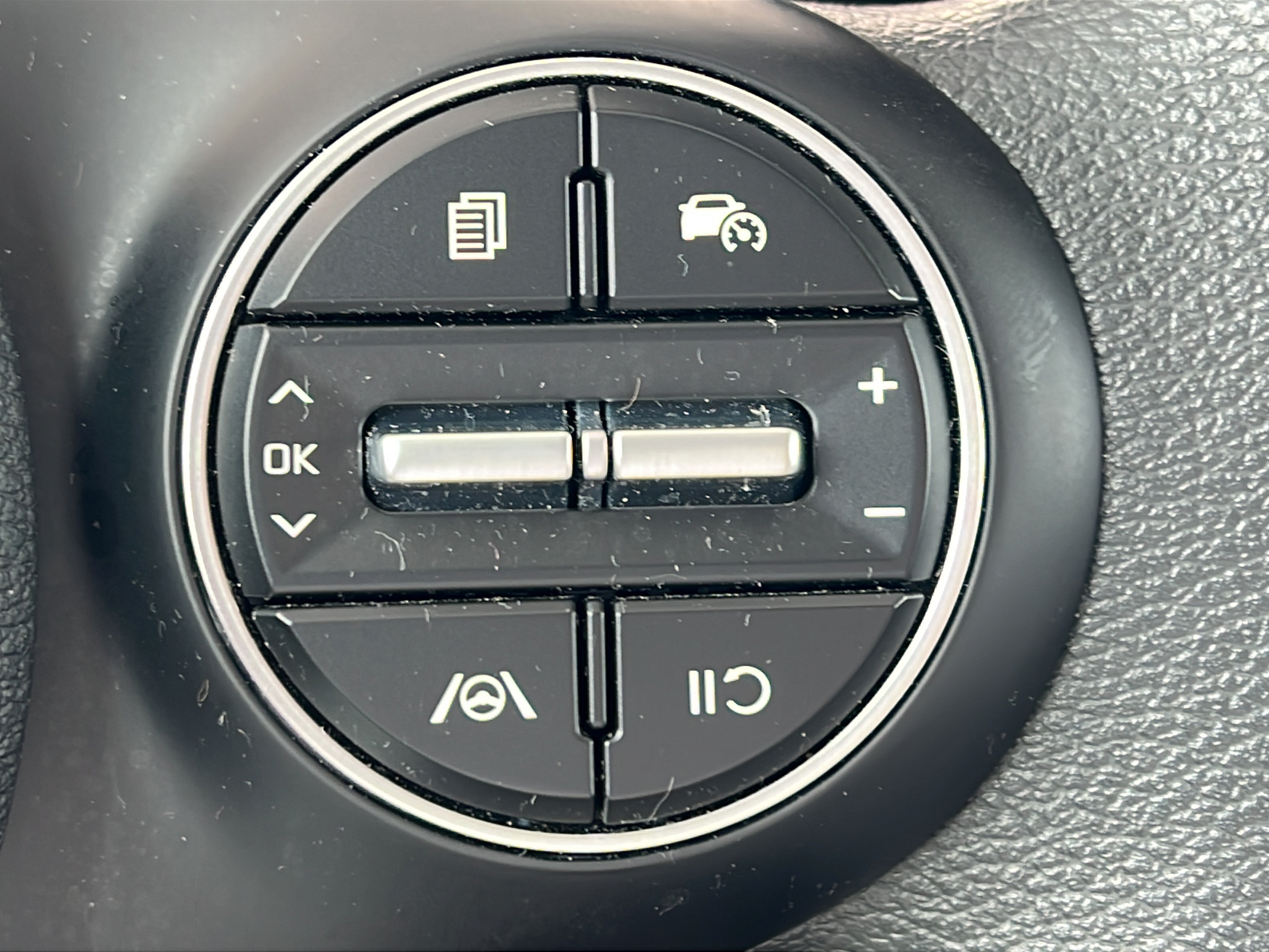 Used 2025 Kia Soul LX FWD image 19