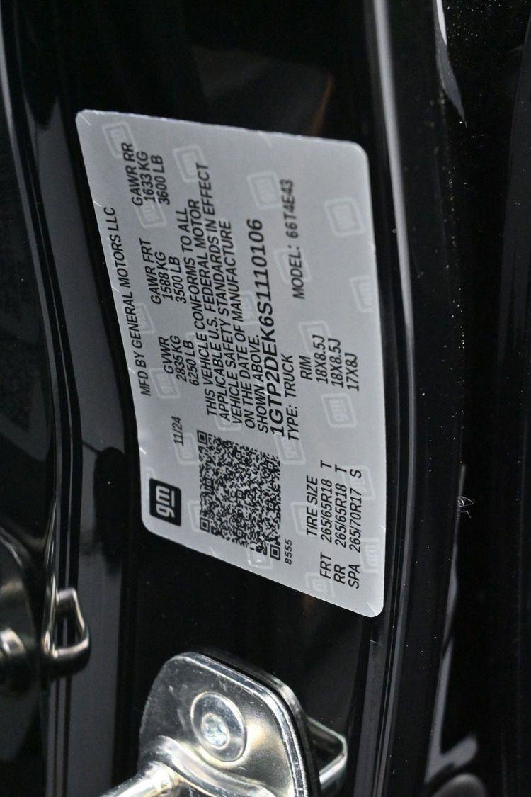 Used 2025 GMC Canyon AT4 w/ Technology Plus Package AWD/4WD image 41