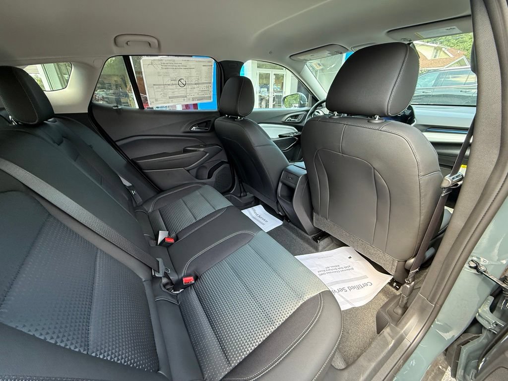 New 2026 Chevrolet Trax LT w/ LT Convenience Package FWD image 35