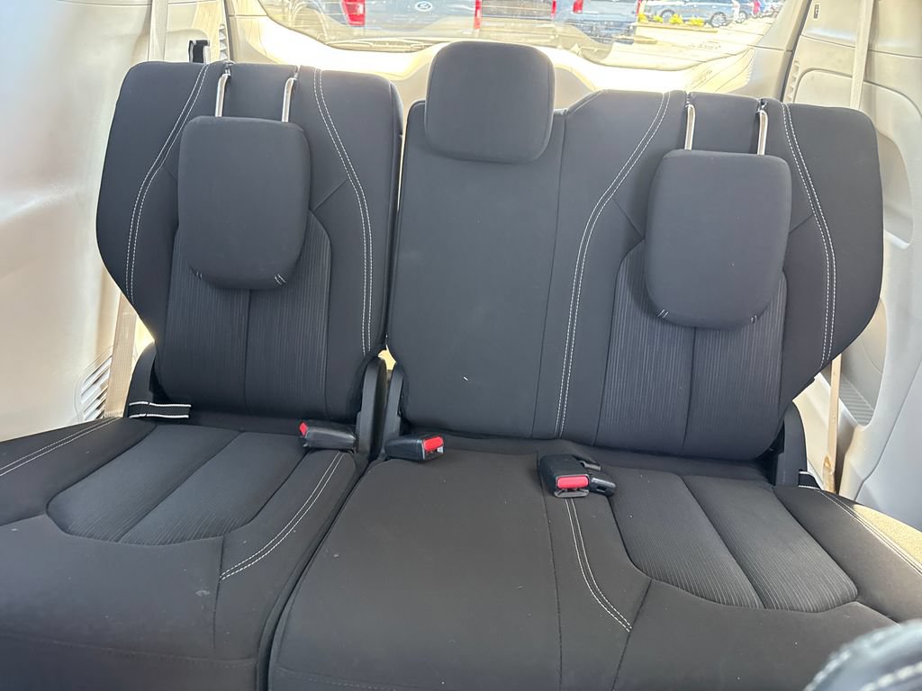 Used 2023 Chrysler Voyager LX FWD image 27
