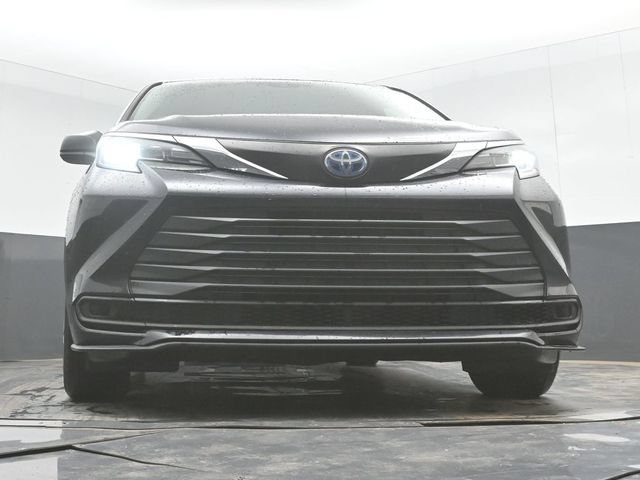 Used 2021 Toyota Sienna LE FWD image 43