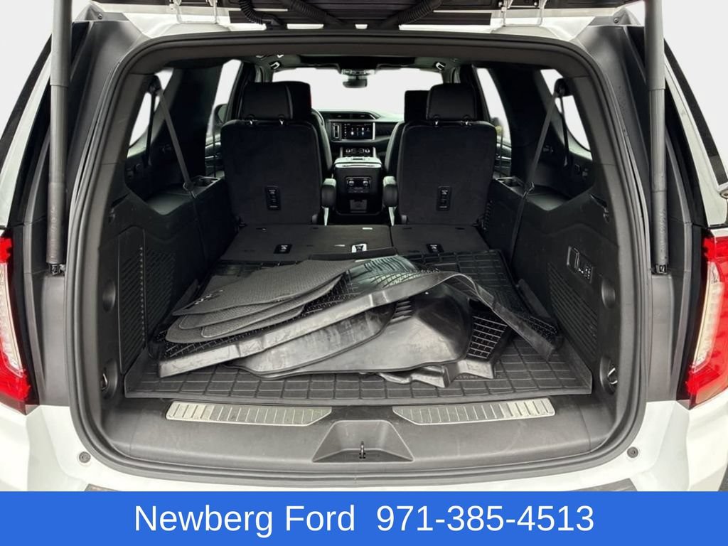 Used 2024 GMC Yukon XL Denali w/ Advanced Technology Package AWD/4WD image 34
