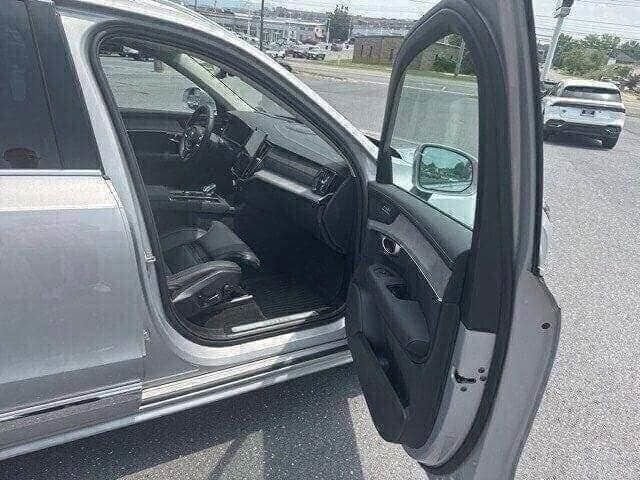 Used 2025 Volvo XC90 B6 Ultra w/ Protection Package Premier image 24