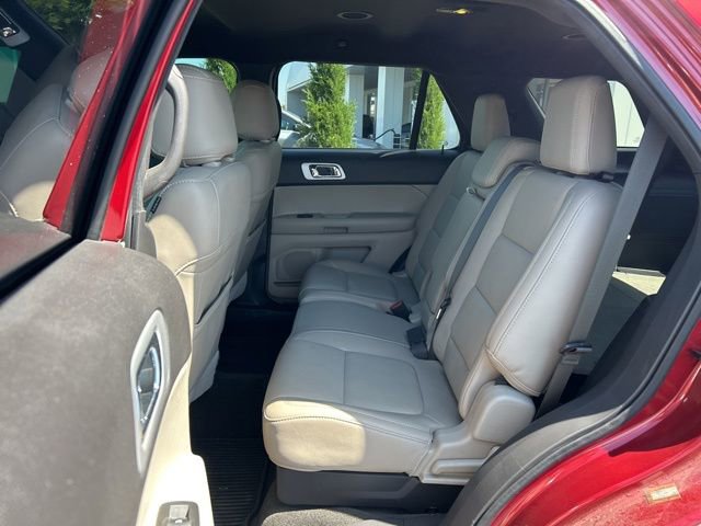 Used 2015 Ford Explorer Limited w/ Equipment Group 301A AWD/4WD image 8
