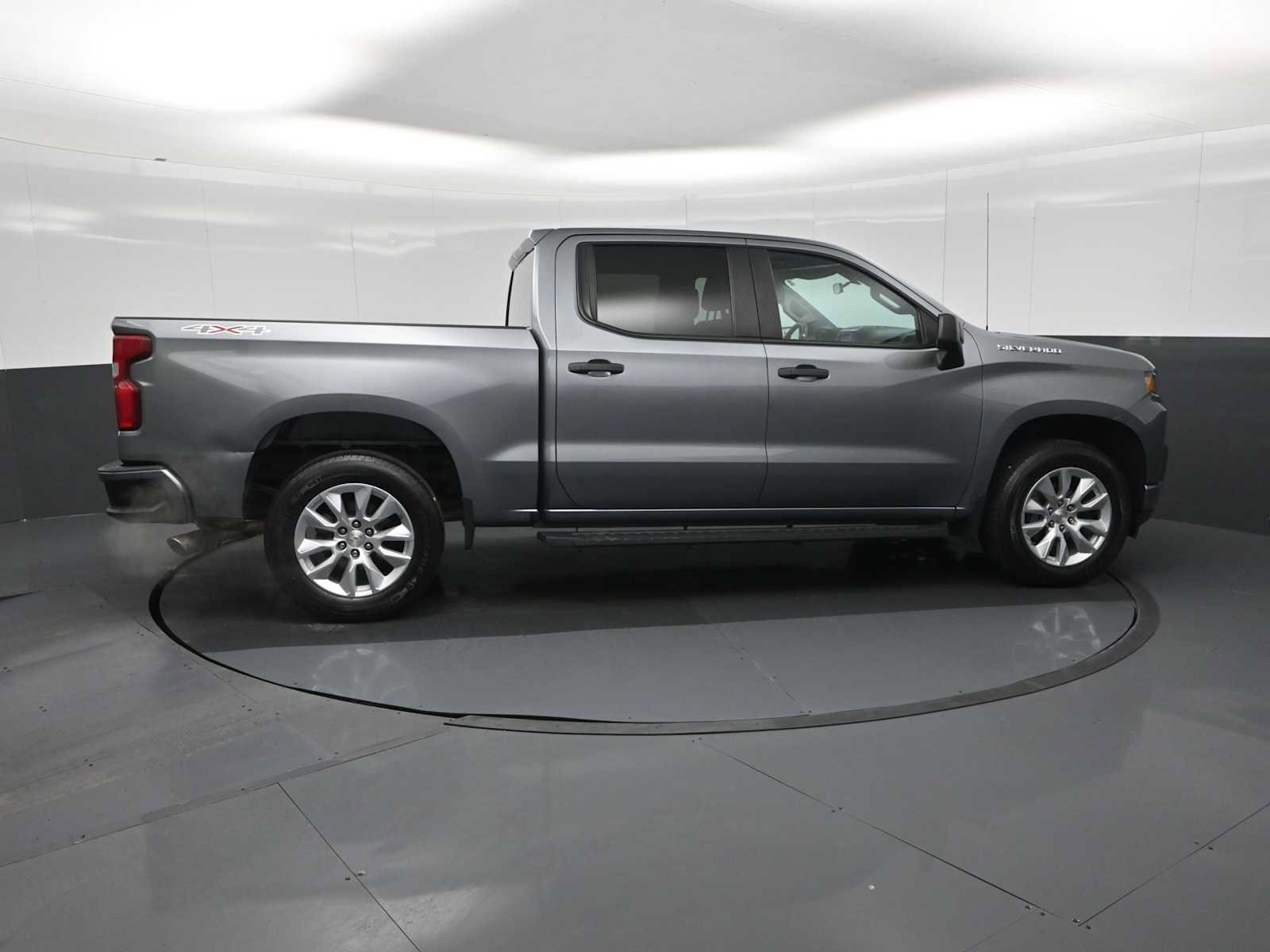 Used 2020 Chevrolet Silverado 1500 Custom w/ Custom Value Package image 9