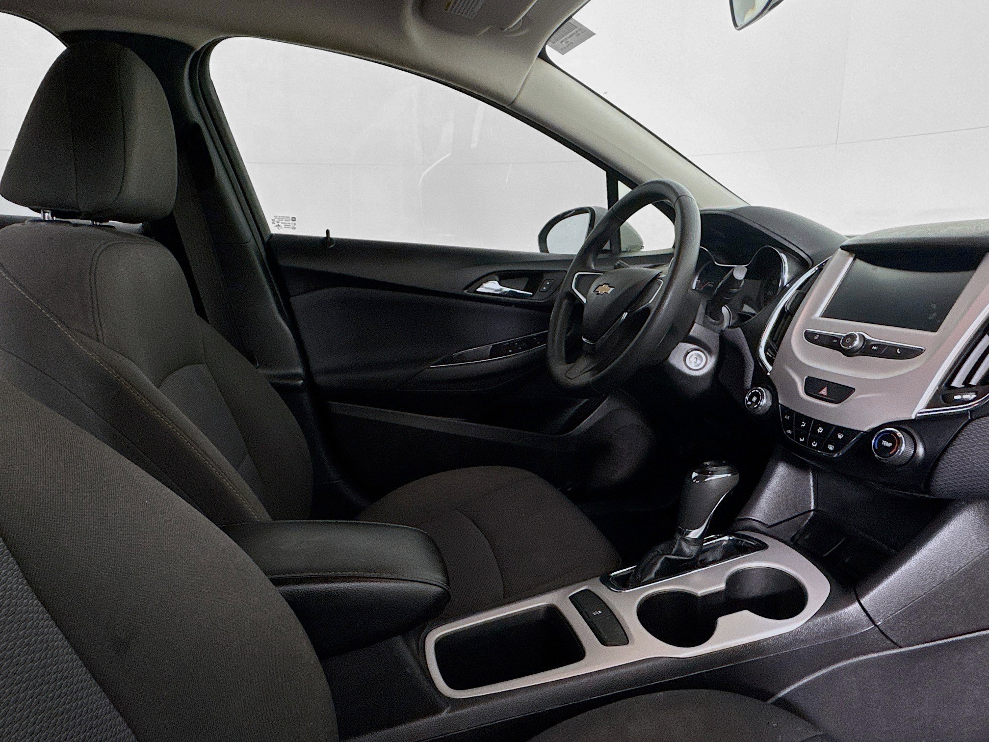 Used 2018 Chevrolet Cruze LS image 39