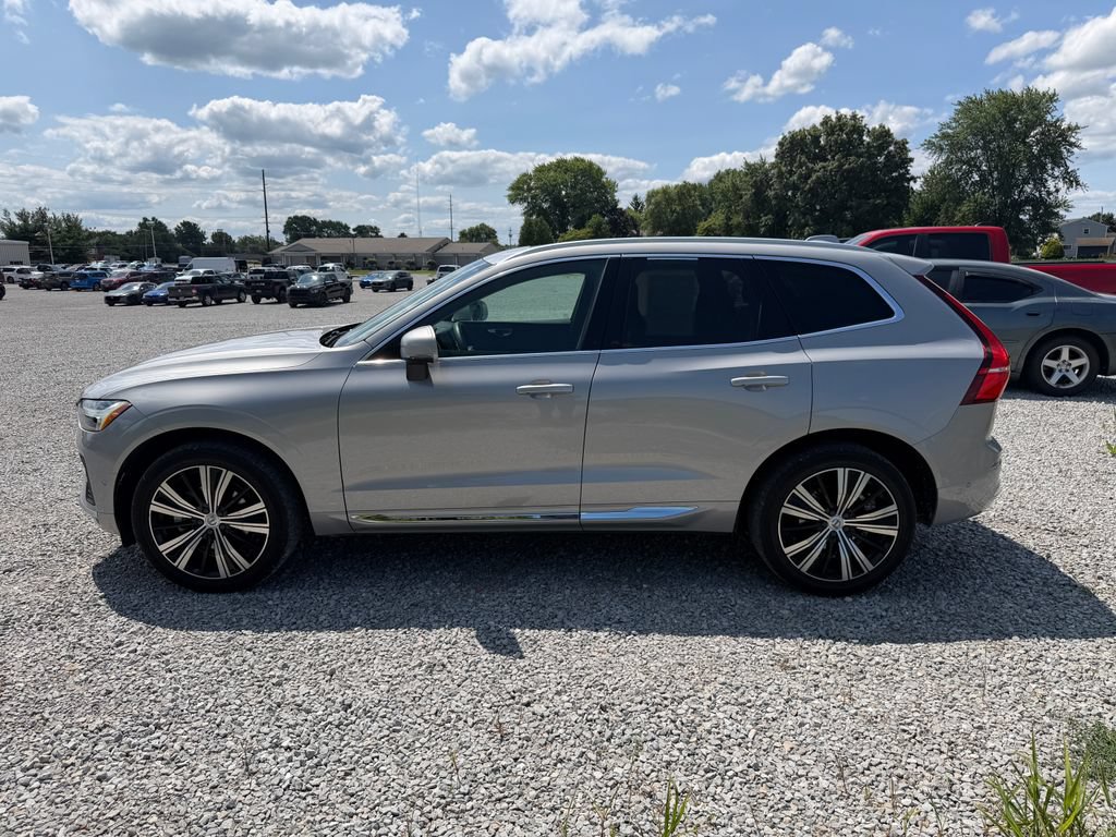 Used 2023 Volvo XC60 B5 Plus AWD/4WD image 4