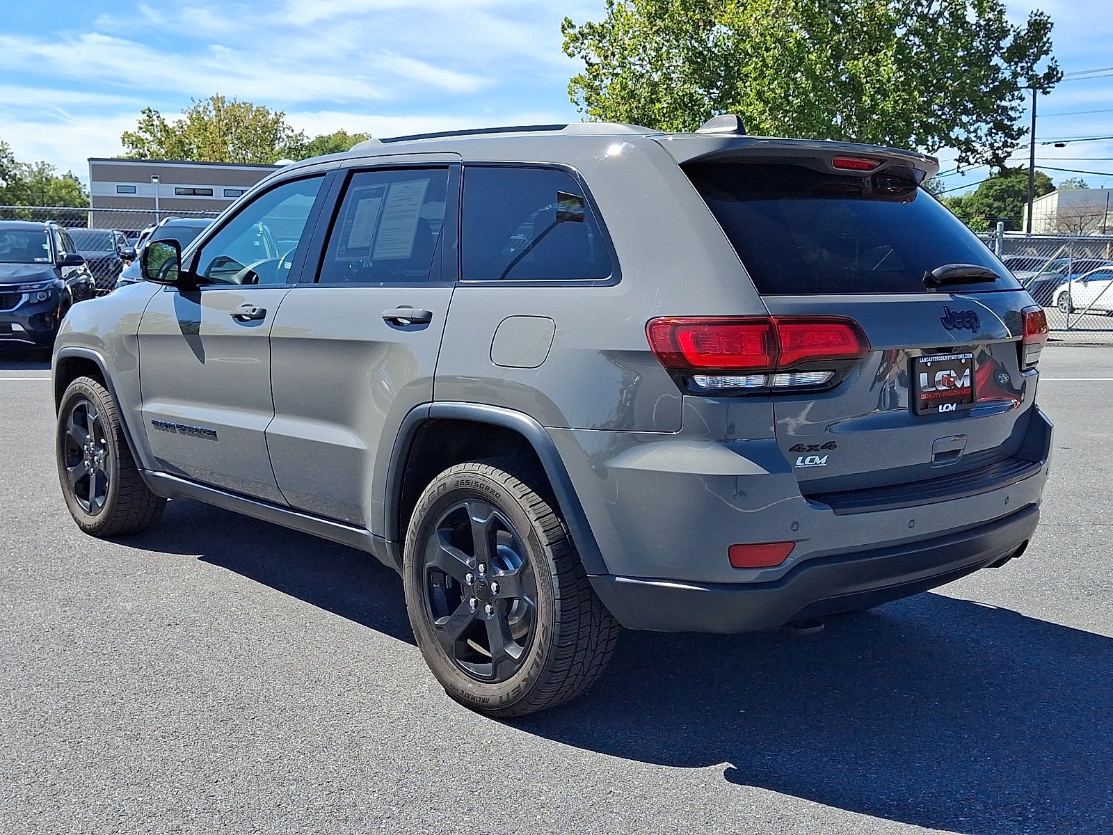 Used 2019 Jeep Grand Cherokee Laredo AWD/4WD image 7