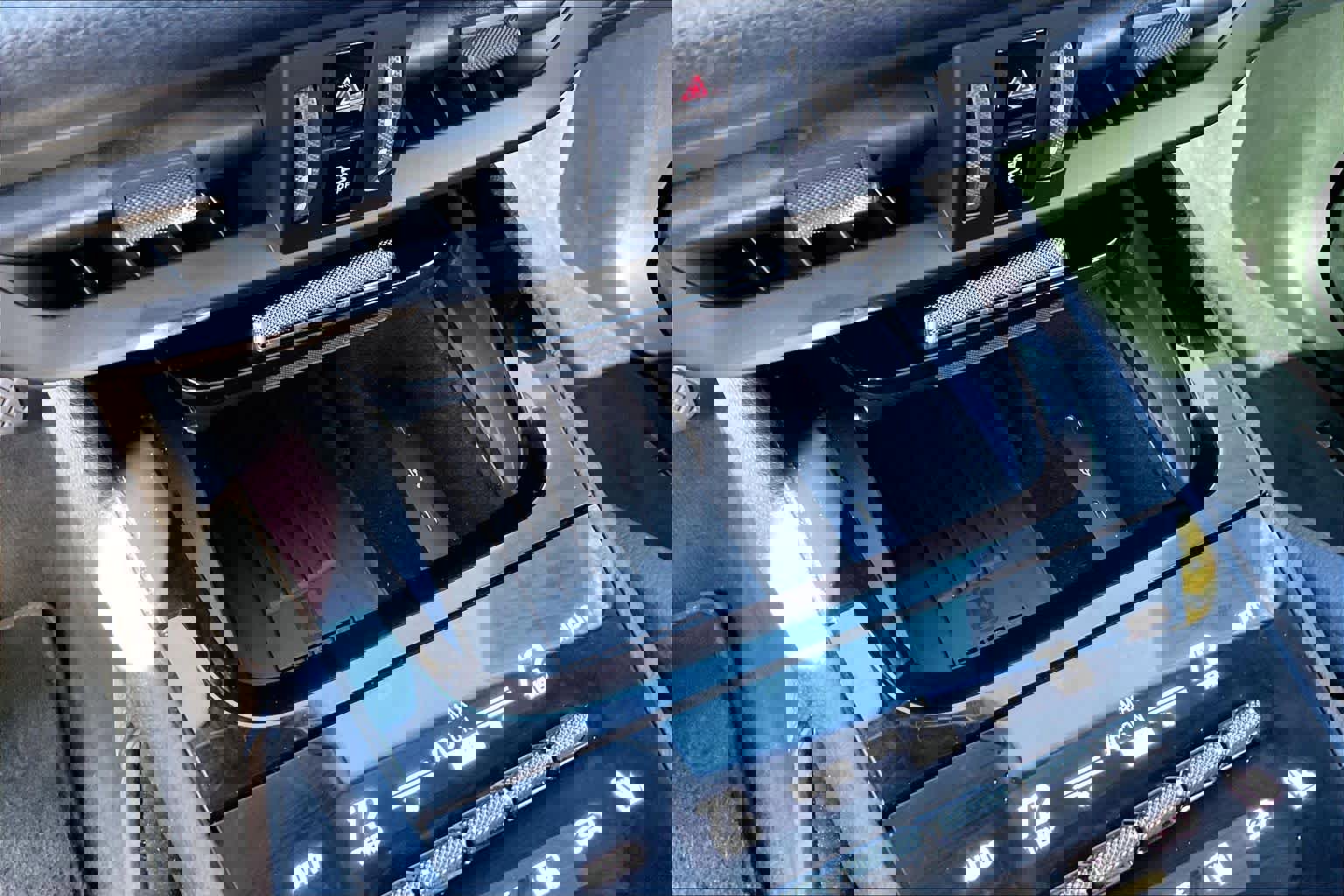 Used 2024 Porsche Cayenne image 34