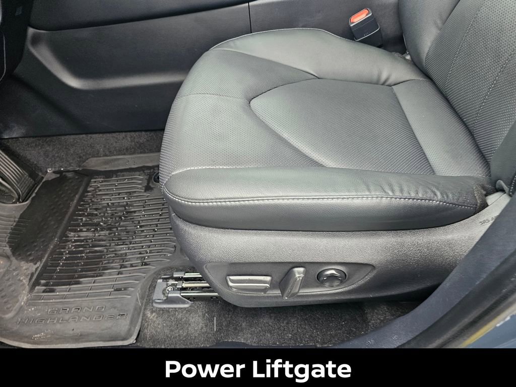 Used 2024 Toyota Grand Highlander Limited image 21