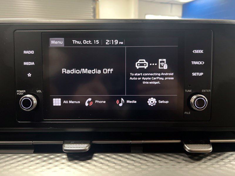 Used 2023 Kia Carnival LX FWD image 27