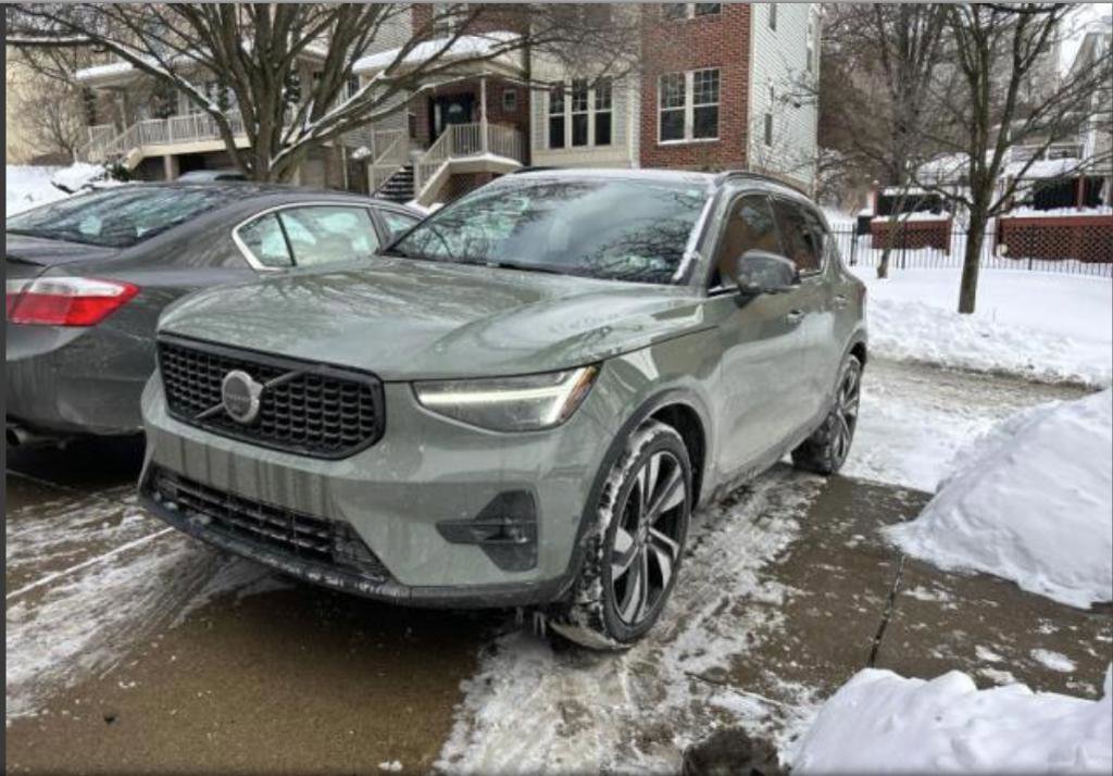 Used 2023 Volvo XC40 B5 Ultimate w/ Protection Package Premier image 24