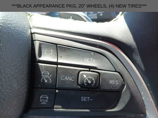 Used 2023 Jeep Grand Cherokee Limited w/ Black Appearance Package AWD/4WD image 5